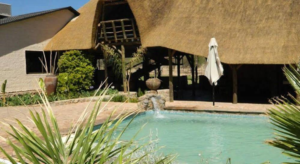 Etotongwe Lodge Оучо Экстерьер фото